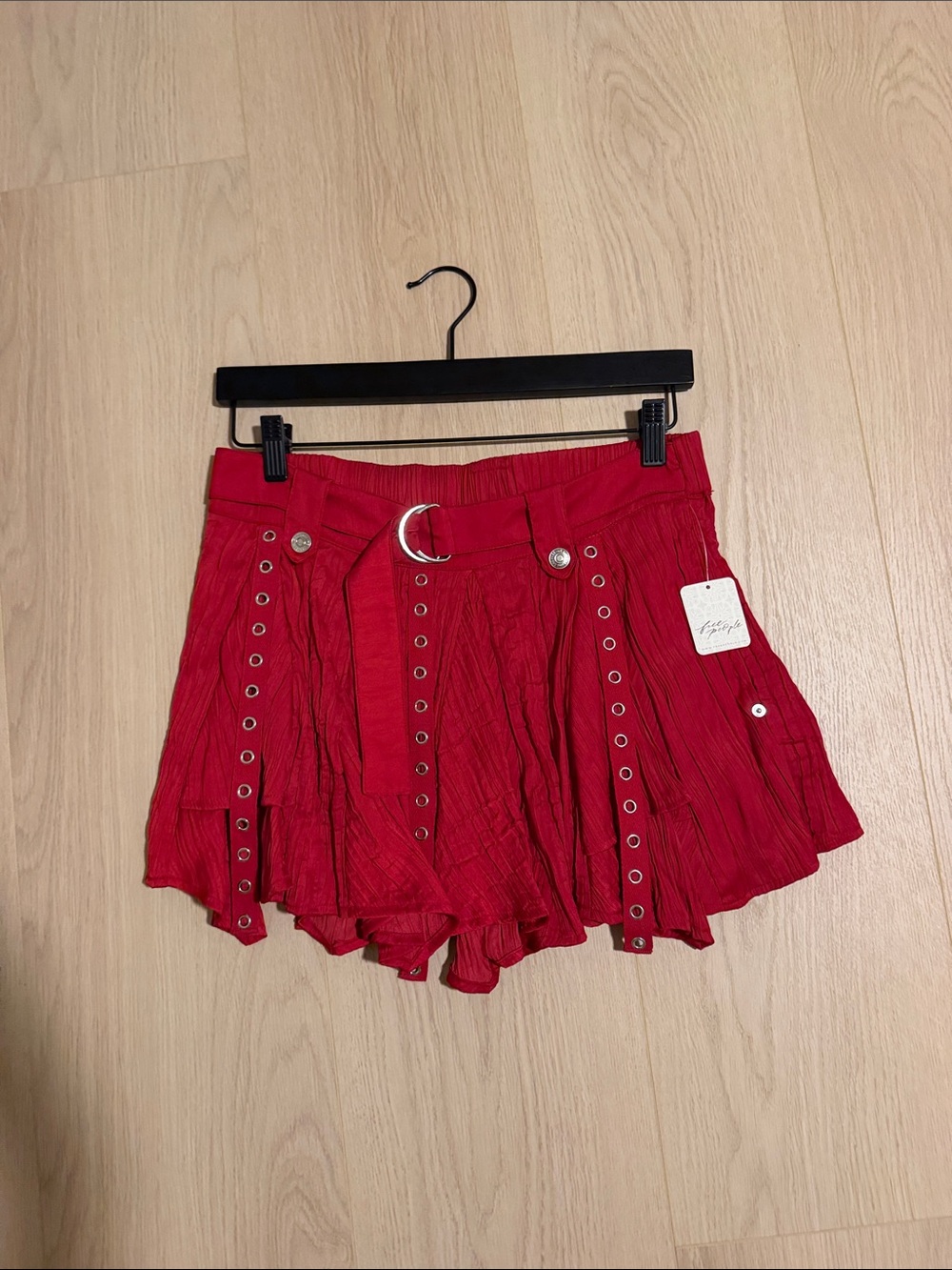 Women’s Red Pleated Ring-Buckle Skirt